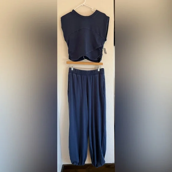 Free People Free Movement Hotshot crossover tee jogger set. Midnight Navy. Med. - Picture 3 of 4